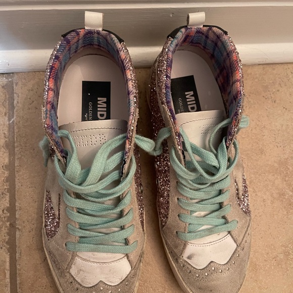 Gently worn size 36 golden goose mid stars! Selling for $600 plus shipping ! - Picture 3 of 7